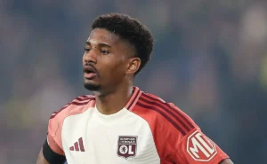 flamengo-contata-lyon-e-tem-avanco-para-fechar-a-contratacao-do-lateral-abner
