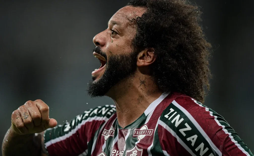 ex-jogador-da-selecao-brasileira,-marcelo-e-escoltado-apos-confusao-em-mexico-x-africa-do-sul