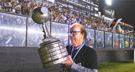tecnico-multicampeao-pelo-vasco,-antonio-lopes-completa-85-anos