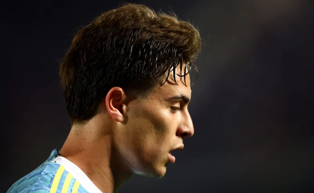 kenan-yildiz-entra-no-sacrificio,-mas-nao-impede-derrota-da-turquia-para-australia-na-copa