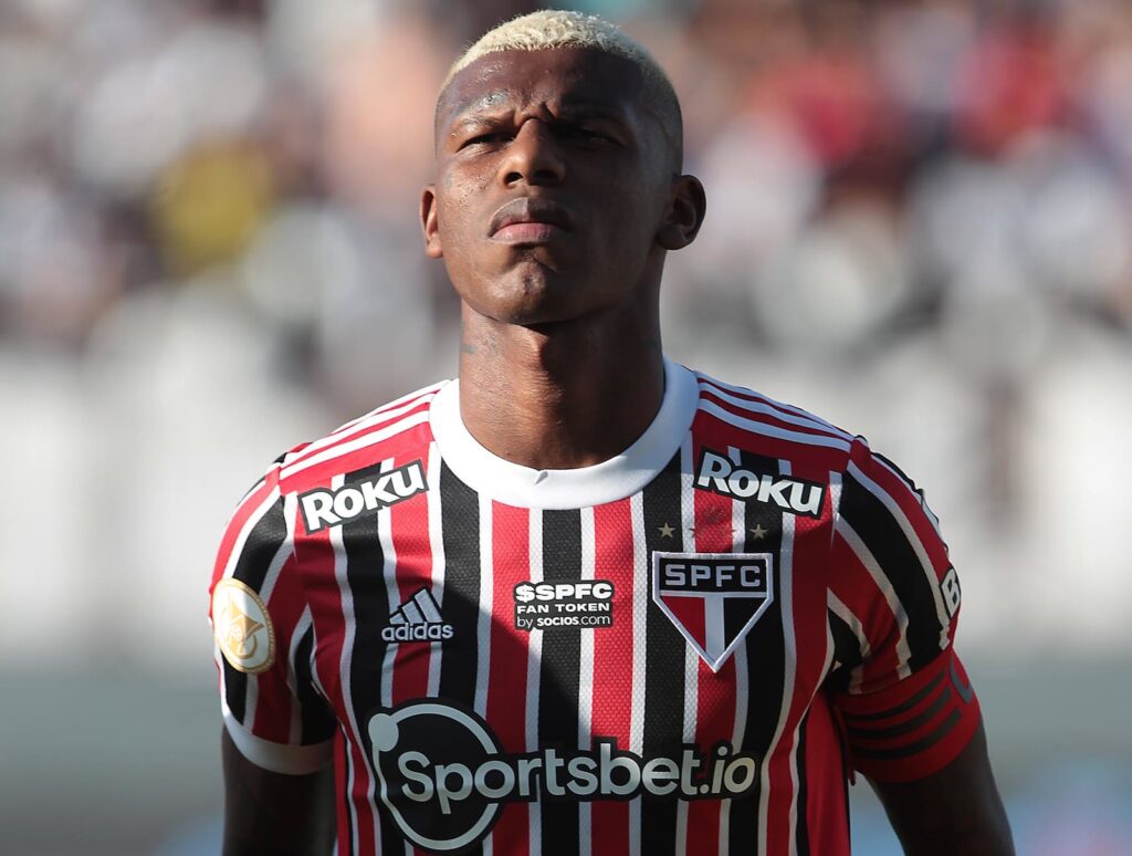 santos-chega-a-acordo-verbal-com-arboleda,-especulado-no-vasco