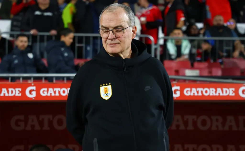bielsa-nega-excesso-de-carga-em-arrascaeta-durante-recuperacao-de-lesao