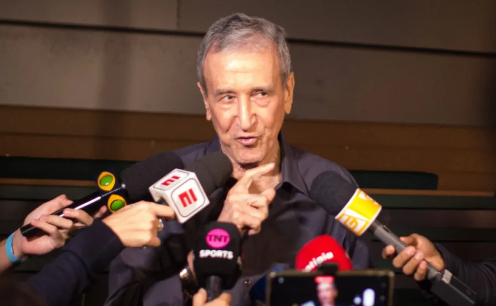 parreira-esta-na-uti-e-respira-com-ajuda-de-aparelhos,-diz-hospital-do-rio