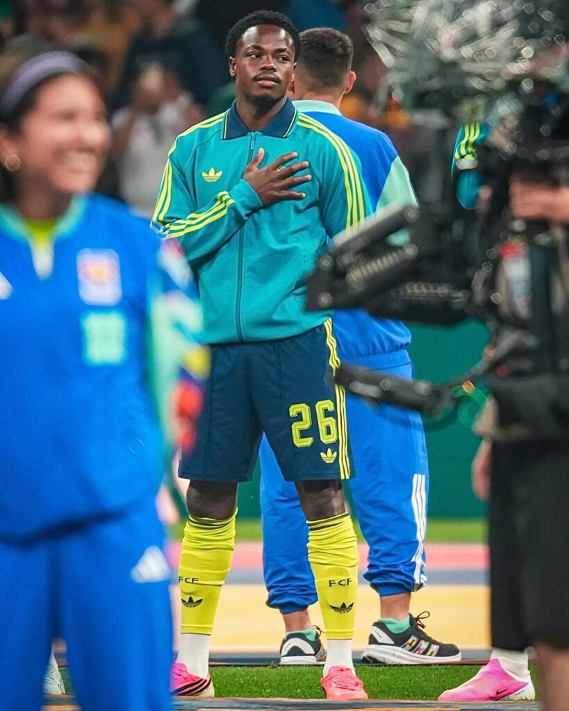 andres-gomez-publica-fotos-de-sua-estreia-na-copa-do-mundo