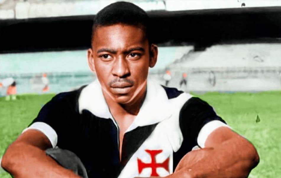 ha-69-anos,-pele-vestia-a-camisa-do-vasco-e-marcava-3-gols-no-maracana;-veja-video