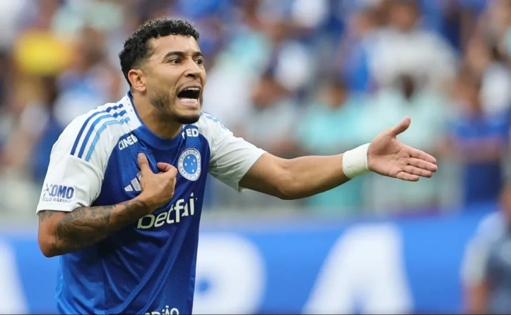 william-aguarda-reuniao-do-estafe-com-o-cruzeiro-em-meio-as-sondagens-de-outros-times