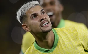 bruno-guimaraes-bate-recorde-de-60-anos-ao-dar-mais-uma-assistencia-na-selecao-brasileira
