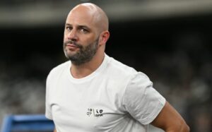 vasco-tem-interesse-no-treinador-franclim-carvalho,-do-botafogo