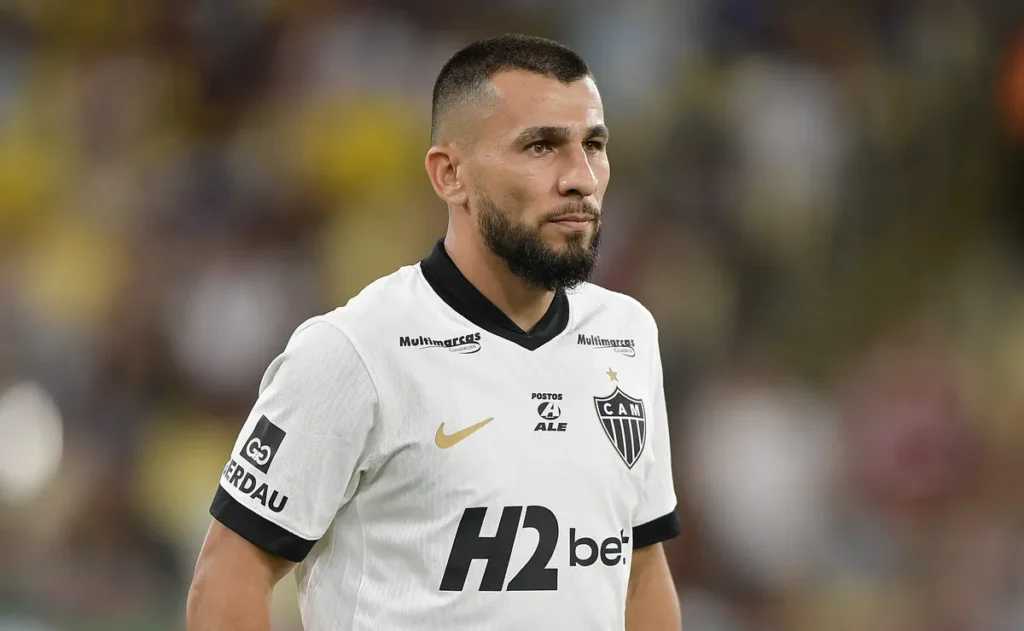junior-alonso-passa-despercebido-em-atuacao-apagada-do-paraguai-em-empate-na-copa-do-mundo