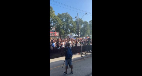 torcedores-gritam-o-nome-de-pedrinho-na-frente-de-sao-januario;-veja-video