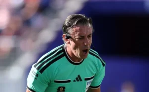 raphael-claus-expulsa-balogun-em-lance-forte-em-eua-x-bosnia-na-copa-do-mundo