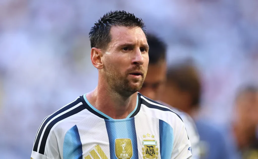 messi-avalia-classificacao-complicada-da-argentina-sobre-cabo-verde:-“ninguem-te-da-nada-de-graca”