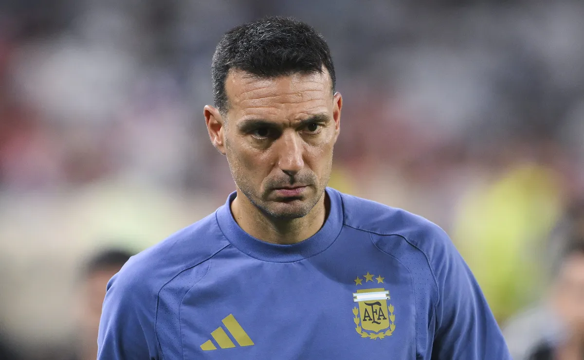 scaloni-elogia-cabo-verde-apos-jogo-duro-e-classificacao-da-argentina:-“grande-equipe”