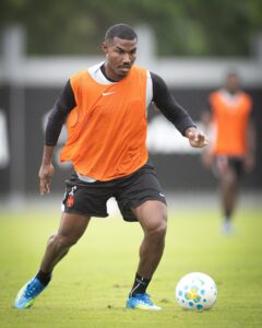 vasco-posta-fotos-do-jogo-treino-deste-sabado-no-ct-moacyr-barbosa;-confira