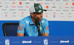 douglas-santos-rebate-tecnico-da-noruega-e-afirma-que-fala-serve-como-motivacao-para-o-brasil