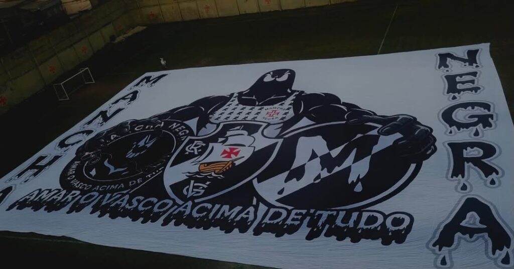 mancha-negra-apresenta-seu-novo-bandeirao;-veja-foto