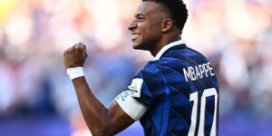 de-penalti,-franca-vence-retranca-do-paraguai-e-se-classifica-na-copa