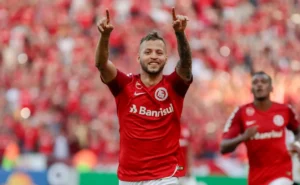 especulado-no-internacional,-nico-lopez-esta-proximo-de-acerto-com-o-platense
