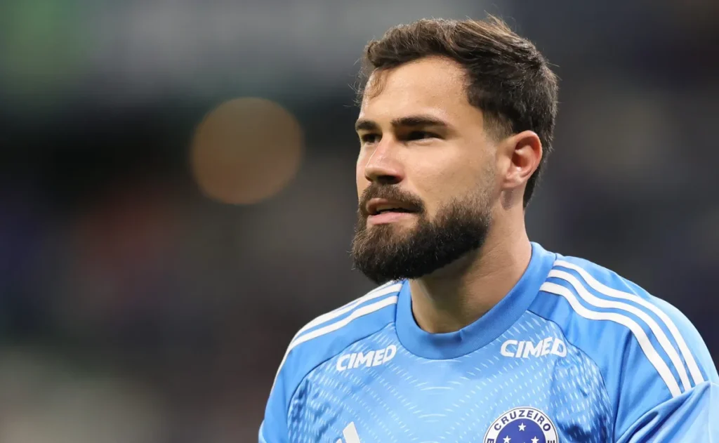 cruzeiro-nao-avanca-como-esperado-na-negociacao-com-internacional-por-matheus-cunha