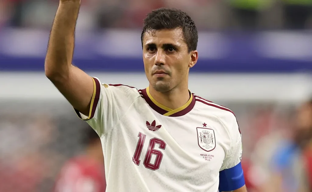 rodri-pede-desculpas-a-bernardo-silva-apos-confusao-na-copa-do-mundo:-“foi-minha-culpa”