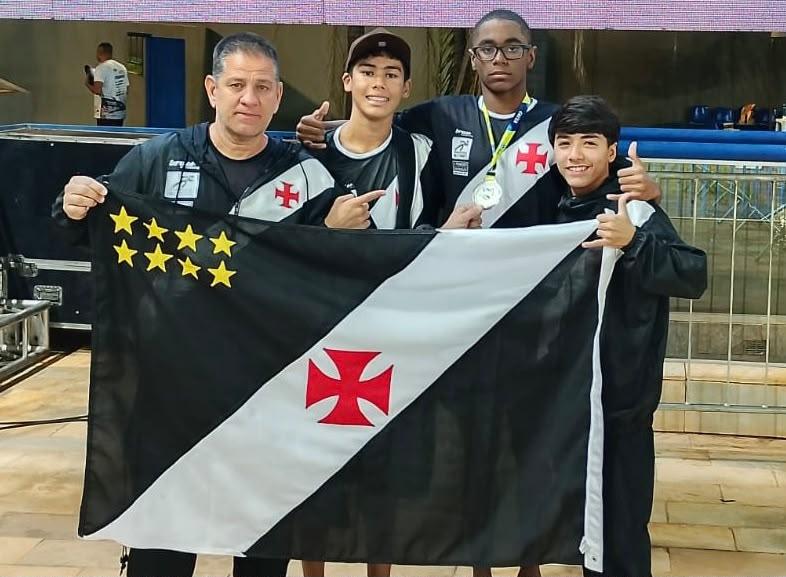 natacao:-diogo-silva-teixeira-e-medalha-de-prata-no-brasileiro-infantil-de-inverno