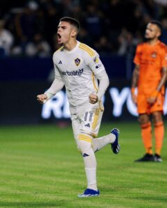 com-acerto-encaminhado-com-o-cruzeiro,-cria-gabriel-pec-se-despede-do-la-galaxy