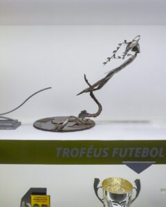 feminino:-museu-vasco-da-gama-destaca-trofeu-conquistado-no-paraguai-em-2000