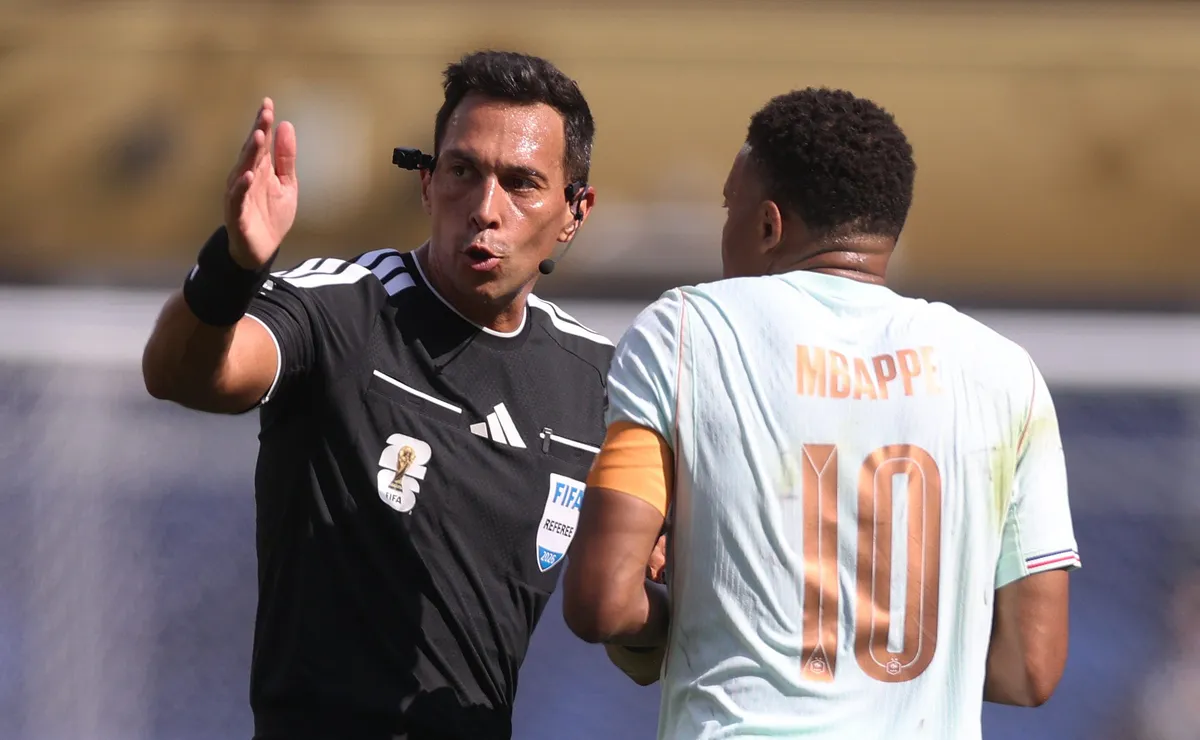 arbitro-errou?-mao-de-rabiot-nao-interfere-e-gol-da-franca-foi-bem-validado,-diz-pc-de-oliveira