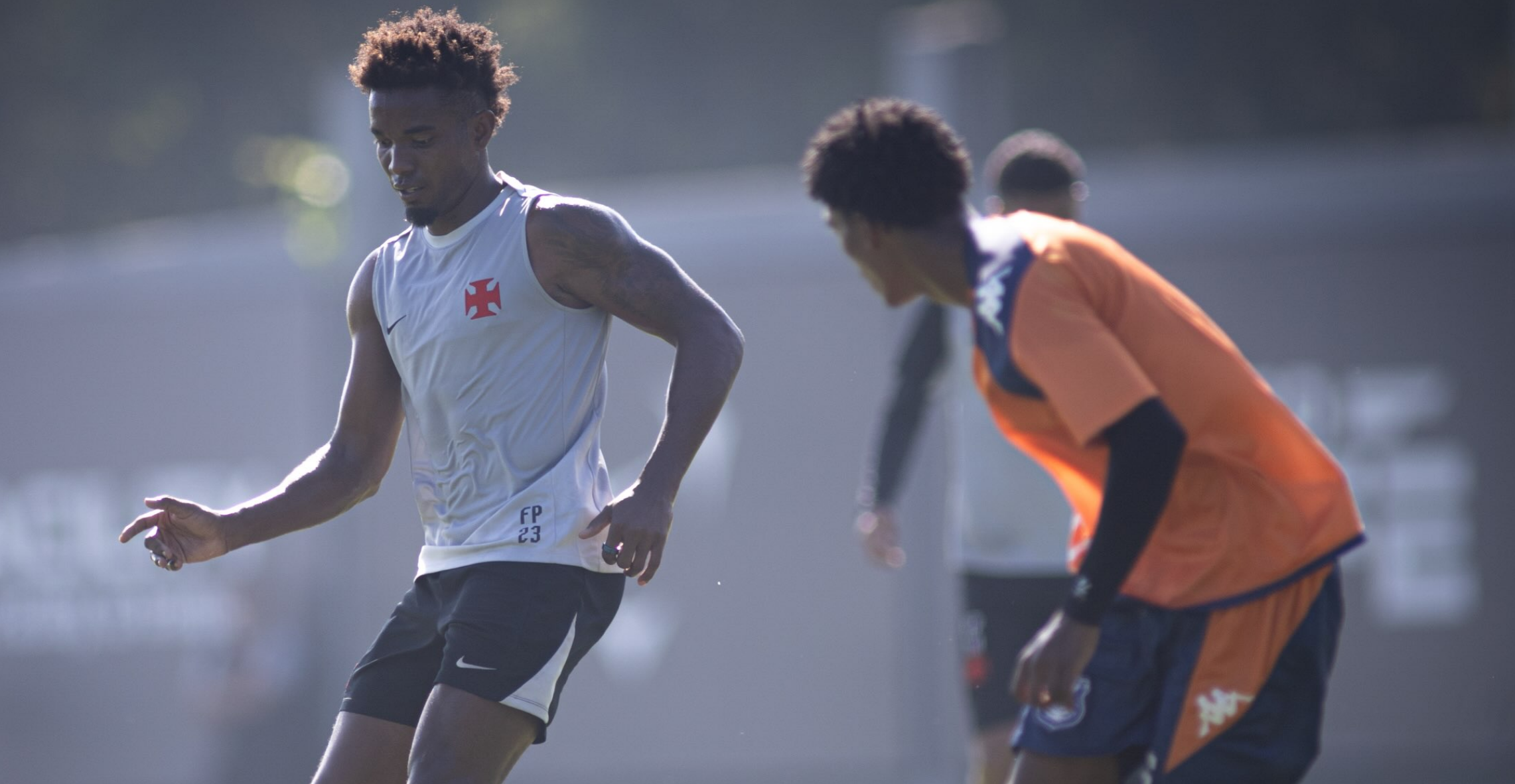 ainda-sob-o-comando-de-bruno-lazaroni,-vasco-goleia-o-olaria-por-6-a-0-em-jogo-treino