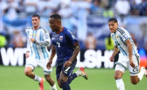 luis-castro-rasga-elogios-para-jovane-cabral,-novo-reforco-do-gremio:-“esteve-no-mundial”