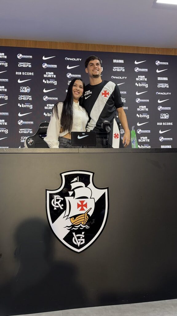 veja-mais-fotos-da-apresentacao-do-lateral-esquerdo-paulinho