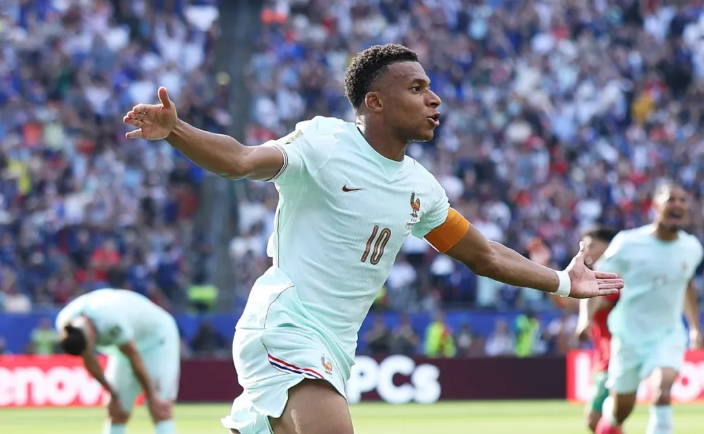 mbappe-supera-dani-olmo-em-desempenho-e-lidera-comparativo-antes-da-semifinal-da-copa-do-mundo
