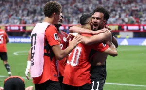 selecao-do-egito-e-recebida-por-milhares-de-torcedores-apos-campanha-historica-na-copa-do-mundo
