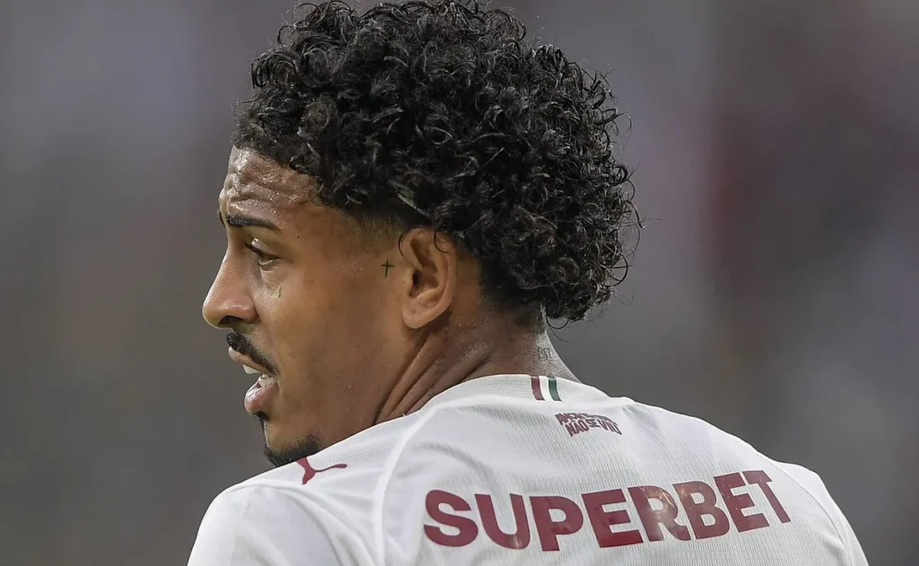 fluminense-recebe-aceno-da-lazio-com-oferta-de-8-milhoes-de-euros-para-tirar-john-kennedy