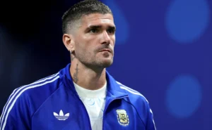 scaloni-explica-de-paul-no-banco-em-semifinal-contra-a-inglaterra:-“como-nao-vai-doer?”