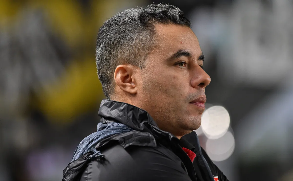 jair-ventura-enaltece-triunfo-do-vitoria-diante-do-vasco:-“deixar-na-parte-de-cima-da-tabela”
