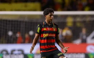 cruzeiro-entra-na-disputa-com-flamengo-e-avalia-a-contratacao-de-ze-lucas