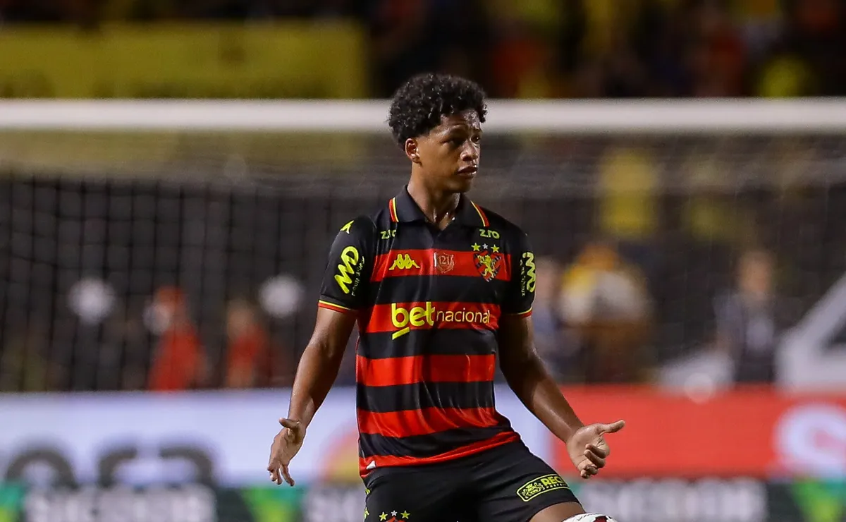 cruzeiro-entra-na-disputa-com-flamengo-e-avalia-a-contratacao-de-ze-lucas