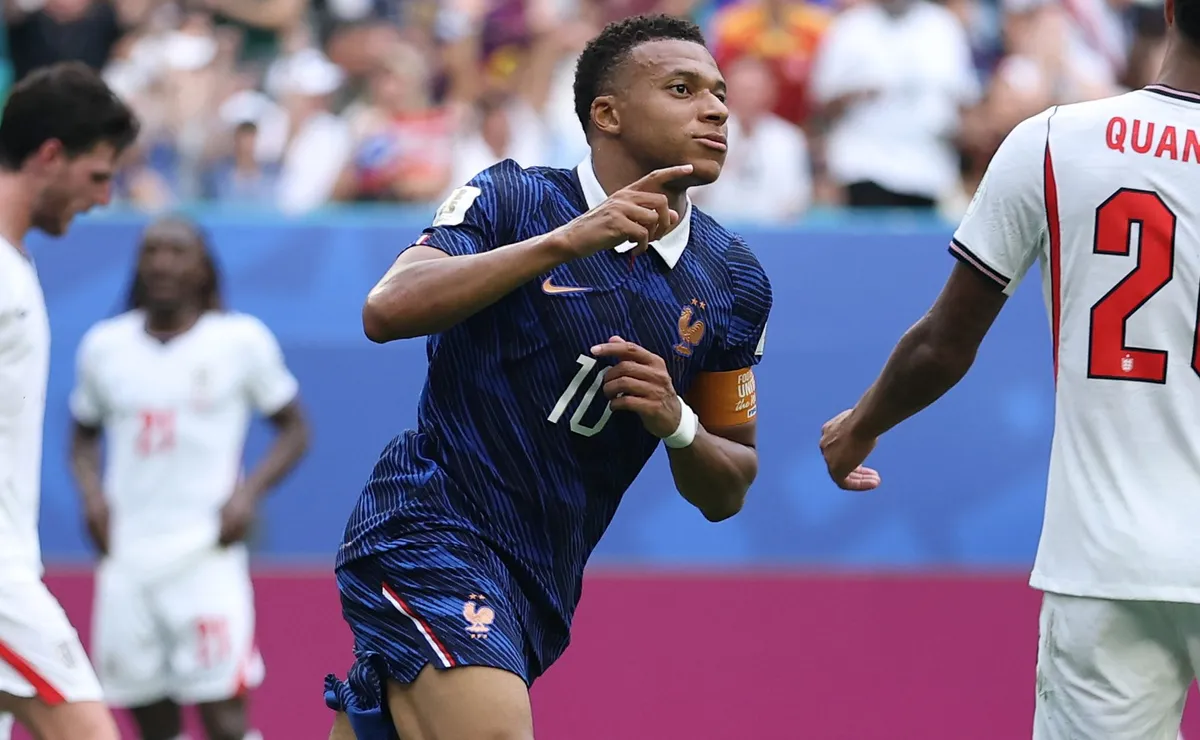 mbappe-marca-dois-gols,-mas-franca-perde-para-inglaterra-na-disputa-pelo-terceiro-lugar-da-copa