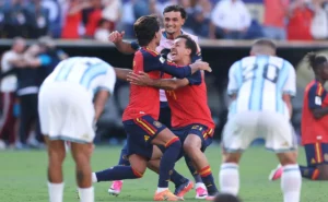 comemoracao-“fria”-da-espanha-e-criticada-por-argentinos-nas-redes:-“nem-parece-que-ganharam”