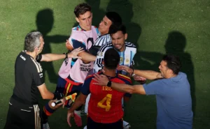galvao-bueno-faz-critica-pesada-para-paredes-apos-confusao-em-argentina-x-espanha:-“e-bandido”