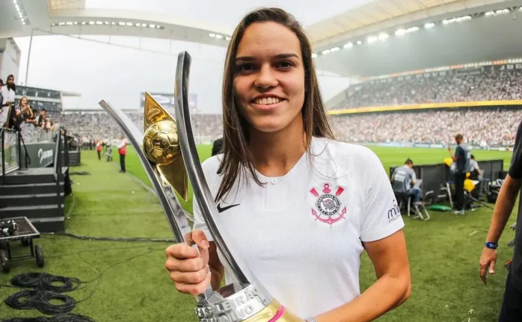 ana-vitoria-nao-tem-fratura-constatada-e-pode-reforcar-o-corinthians-na-copa-do-brasil