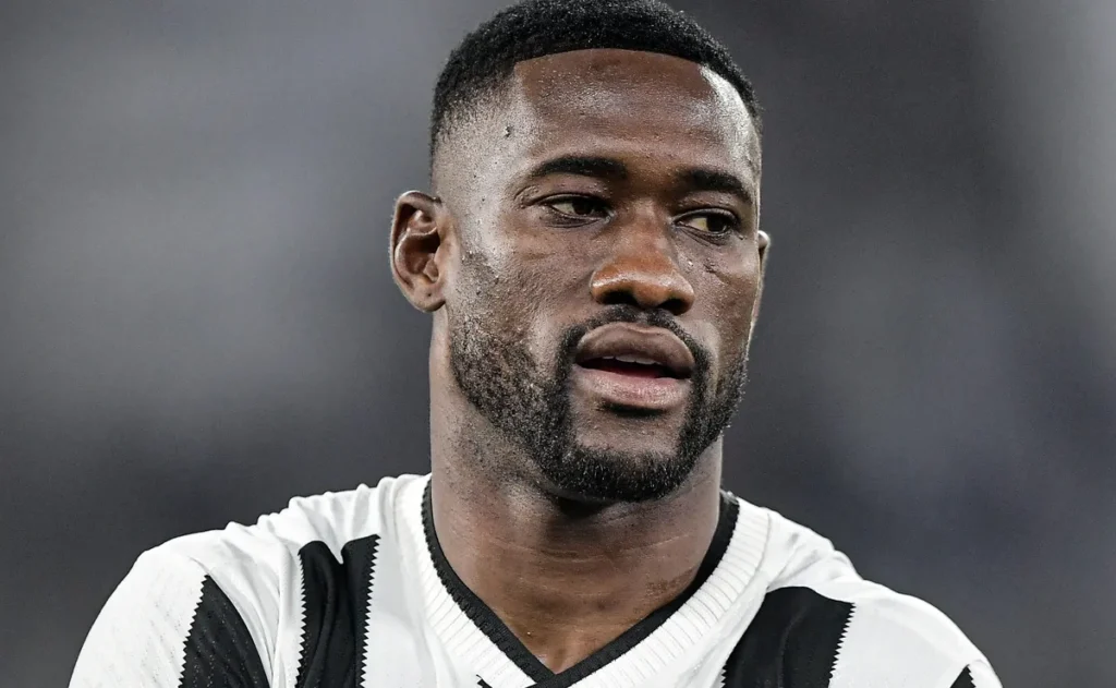 botafogo-fica-perto-de-rescindir-com-bastos-e-projeta-“limpa”-no-elenco-com-outras-saidas