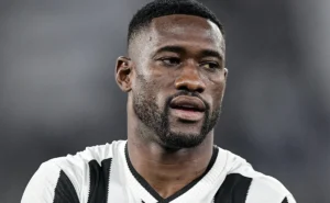 botafogo-fica-perto-de-rescindir-com-bastos-e-projeta-“limpa”-no-elenco-com-outras-saidas