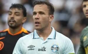 corinthians-consulta-arthur,-mas-salario-trava-negociacao-nesta-janela