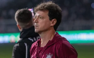 diniz-admite-saida-no-corinthians,-mas-garante-venda-de-apenas-um-titular-nesta-janela
