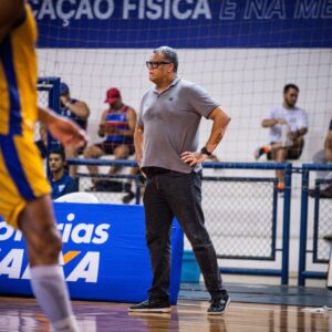 basquete:-ex-tecnico-do-vasco,-leo-figueiro-assume-a-selecao-brasileira-feminina