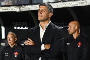 pedro-emanuel-diz-que-vasco-merecia-ter-vencido-o-jogo-contra-o-mirassol