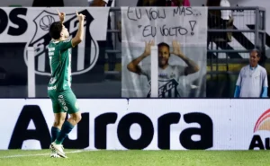 marcinho,-da-chapecoense,-lamenta-empate-contra-o-santos-e-cita-penalti:-“impressao-de-nao-contato”