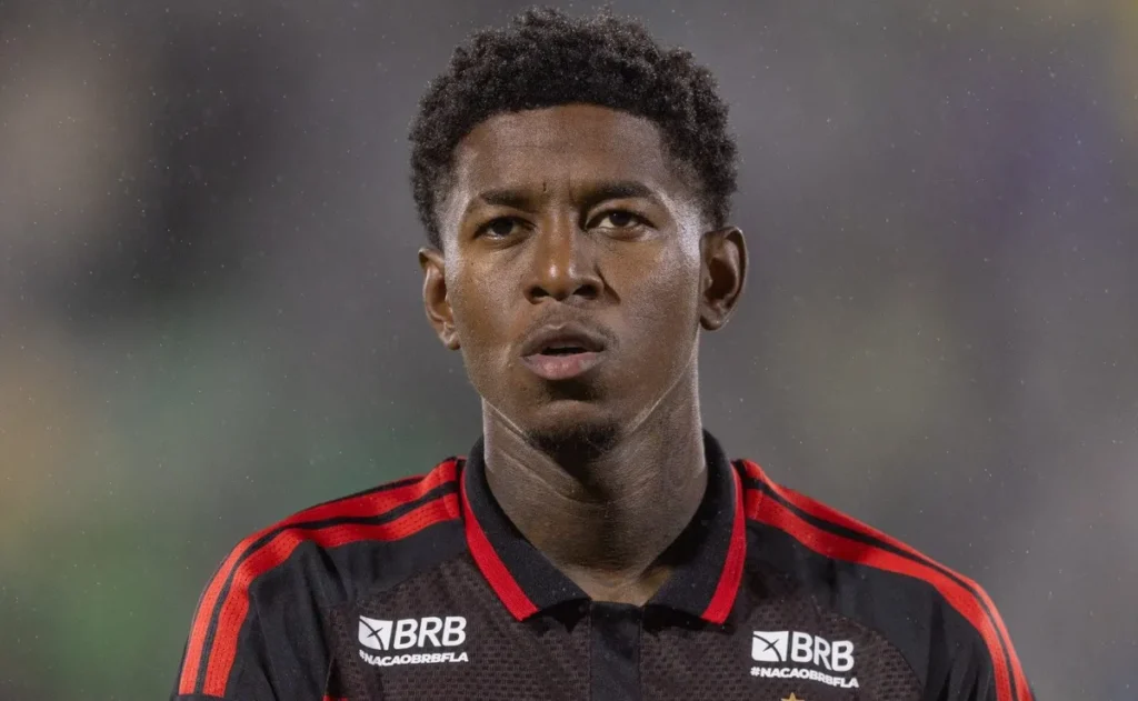 vitao-falha-em-gol-de-calleri-em-flamengo-x-sao-paulo-e-torcida-se-revolta